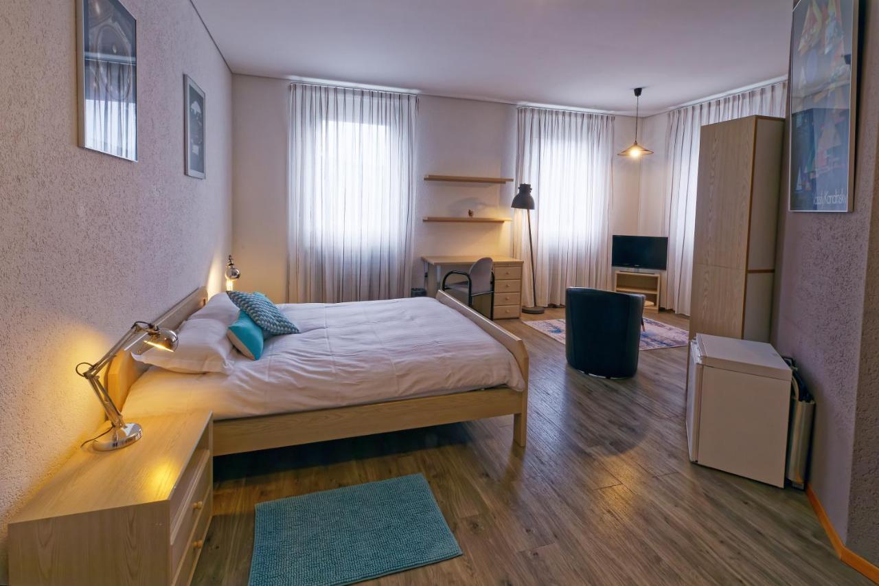 Les Chambres Du Ctn Plan-les-Ouattes Εξωτερικό φωτογραφία